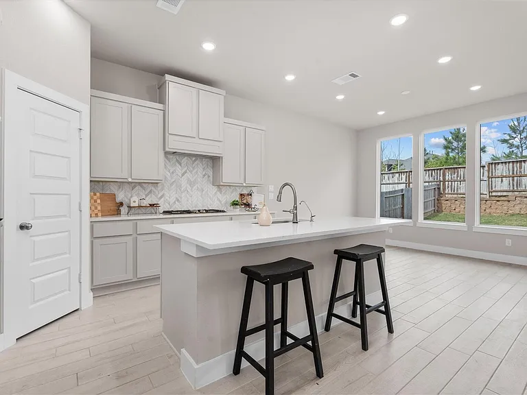 359 Mallorn Ln — Photo 14