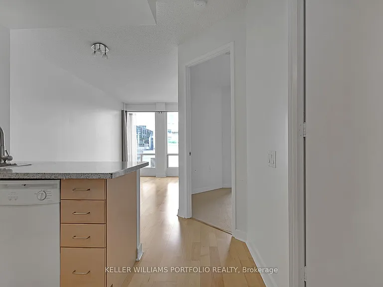 85 Bloor St E #1204 — Photo 2