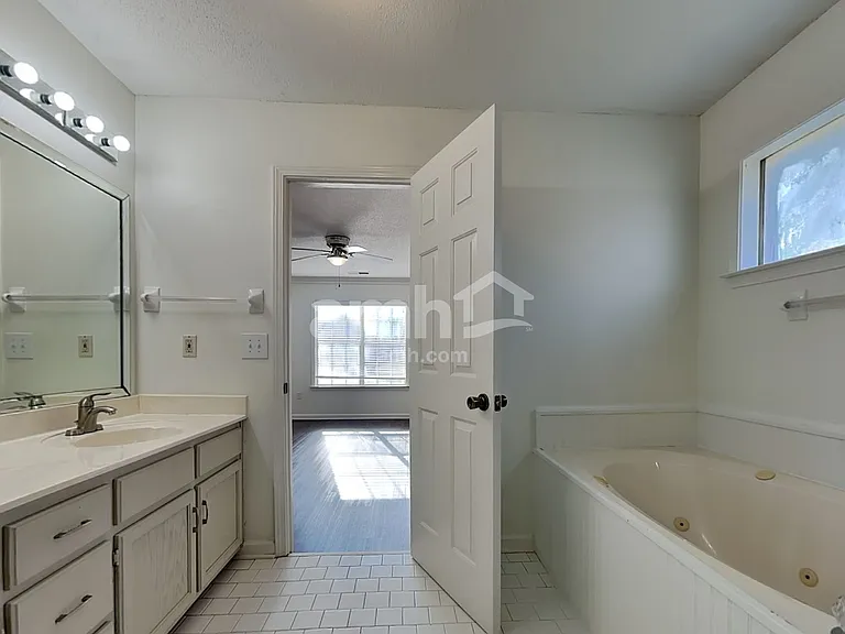 5718 Eagleston Dr — Photo 12
