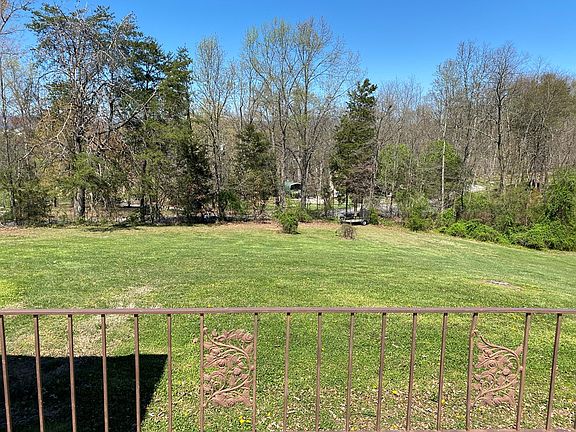 2nd image of 696 Harvey Dr