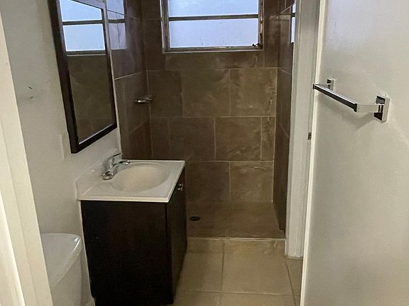 3rd image of 2821 NW 88th St #1