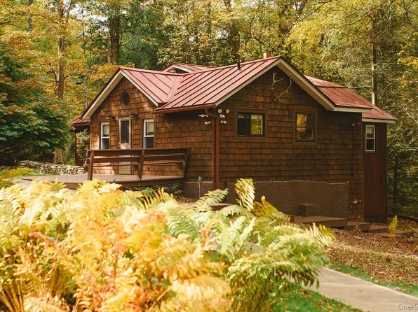 2 Eagle Trl, Wurtsboro, NY 12790
