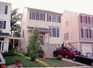 6530 Creek Run Dr, Centreville, VA 20121