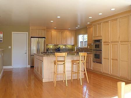 1st image of 754 Jeffrey Ave