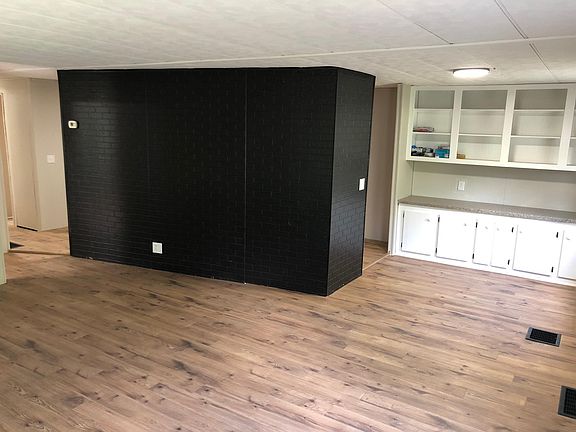 2nd image of 36 Spring Lane Rd
