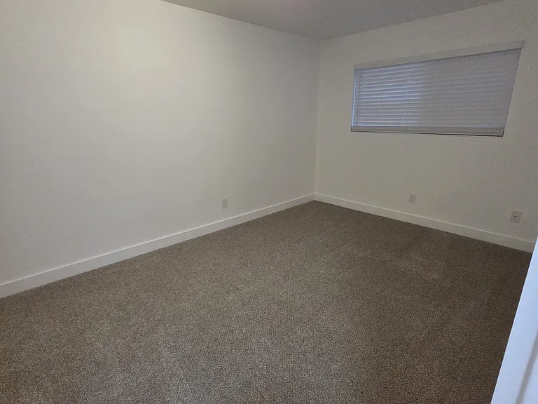 835 State St — Photo 13