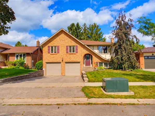 32 Wedgewood Dr, Brantford, ON N3R 6J3