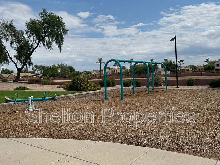12725 W Hearn Rd — Photo 17