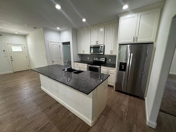 4th image of 605 Martin Luther King St