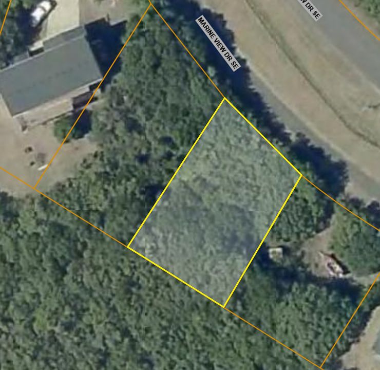 2nd image of 137 Marine View Dr SE