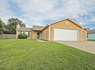1185 Greenwood Park, Tonganoxie, KS 66086