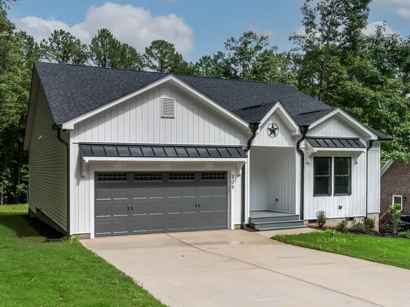 205 Shawnee Dr, Louisburg, NC 27549