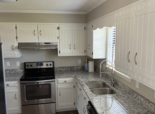 1402 Golf Club Rd, Douglas, GA 31533