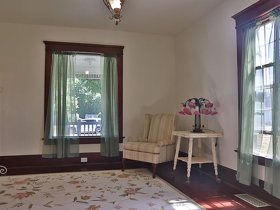 5th image of 407 S Pine St