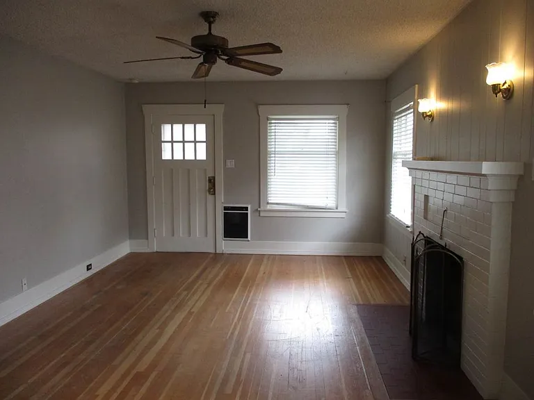 4826 S Park Ave — Photo 6