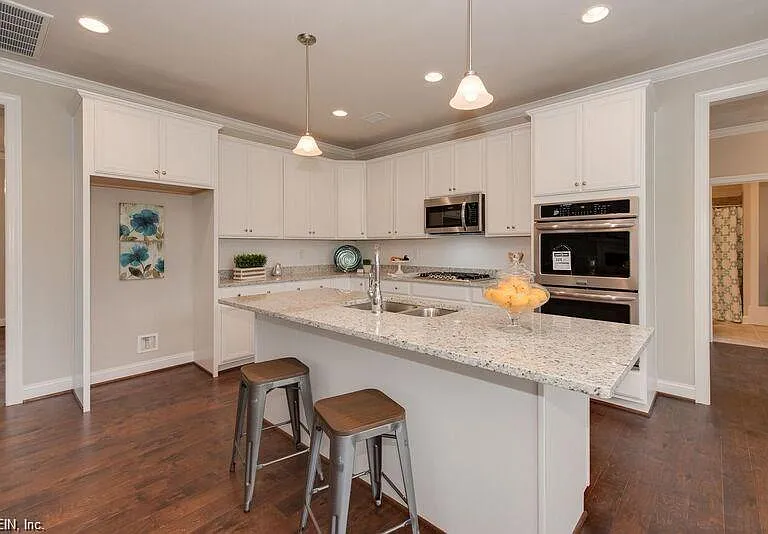 1005 Beachstone Quay — Photo 11