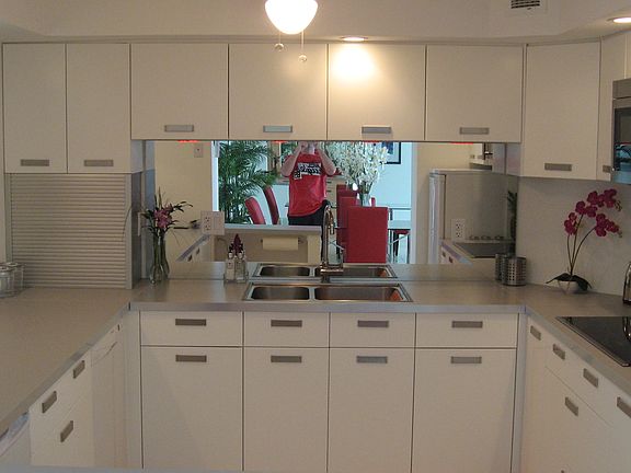 5th image of 300 Bayview Dr APT 1710