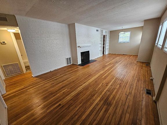 4th image of 120 Taylor Rd