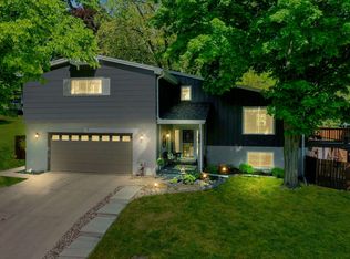 393 Bretcoe Dr, Green Bay, WI 54302