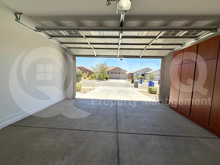 16416 W Saguaro Park Ln — Photo 24