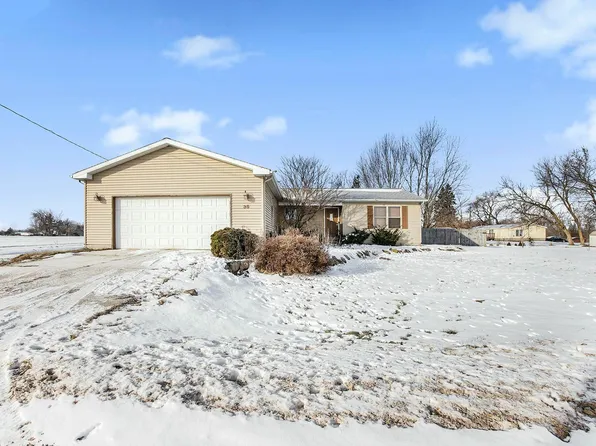 35 Neve Rd, Pierson, MI 49339
