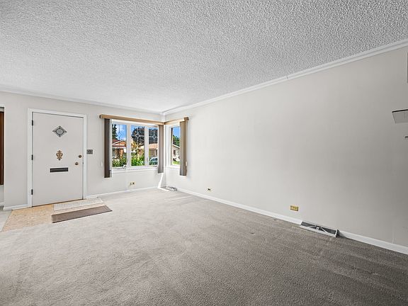 2nd image of 7419 W Howard St