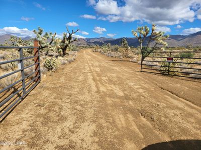 1048 S Kit Carson Rd, Yucca, AZ, 86438
