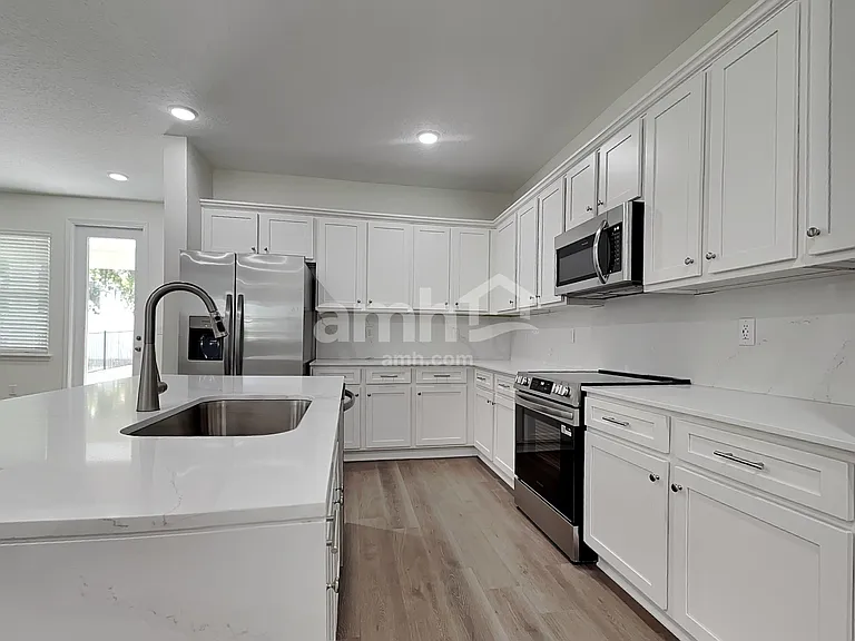 11446 Bay Hill Cir — Photo 5