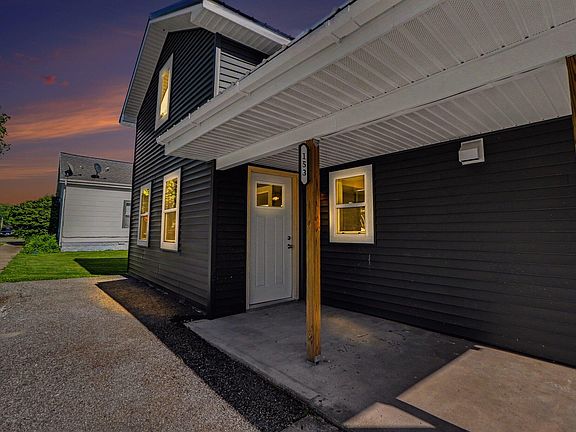 3rd image of 153 W Jefferson St