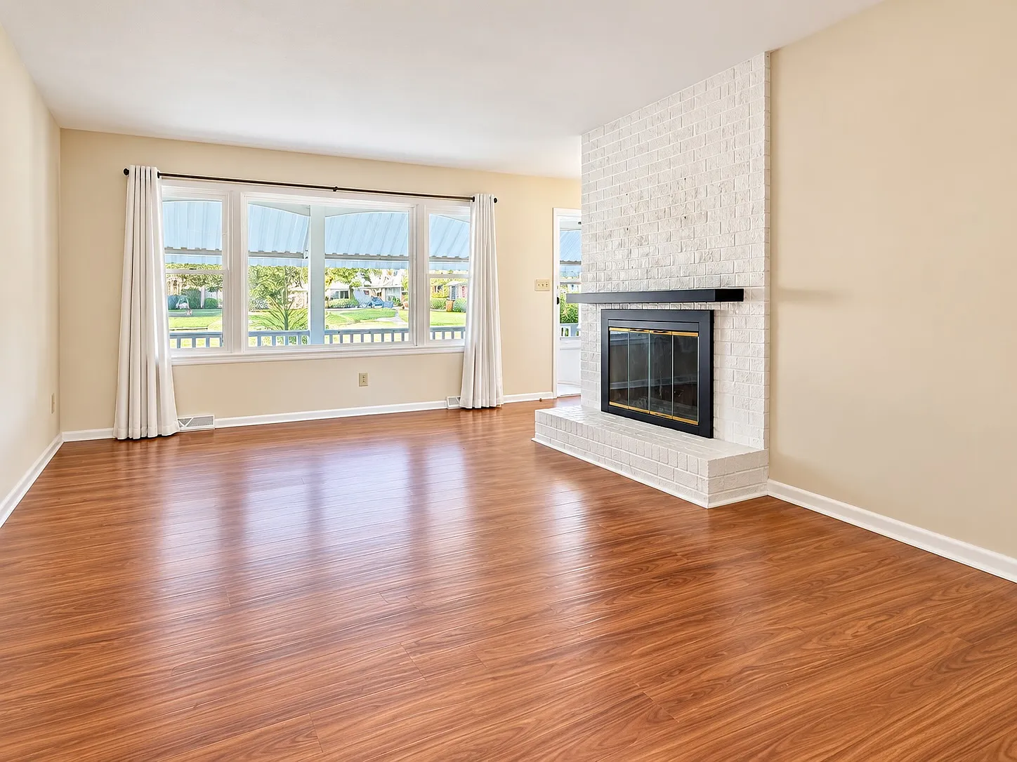 4 bed, 1513 sqft, $2,350 — Photo 2