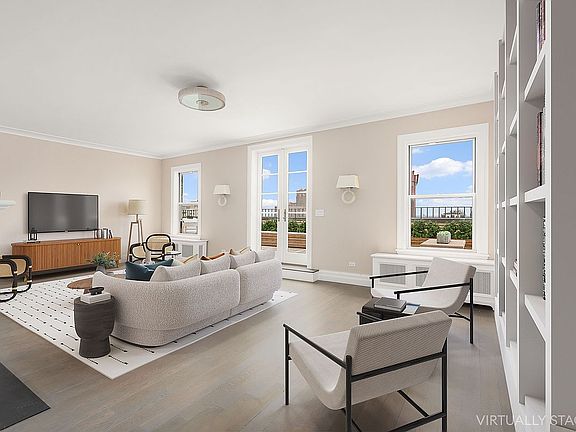 3rd image of 24 Monroe Pl Unit Penthouse