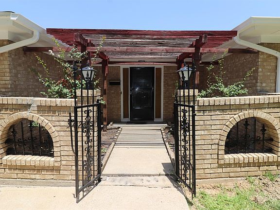 3rd image of 3420 Willowcrest Dr