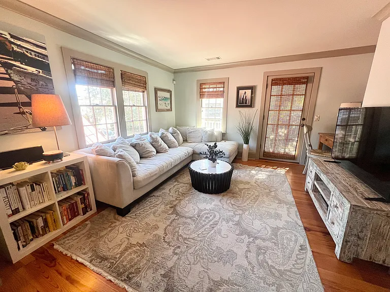 382 Race St #B — Photo 6