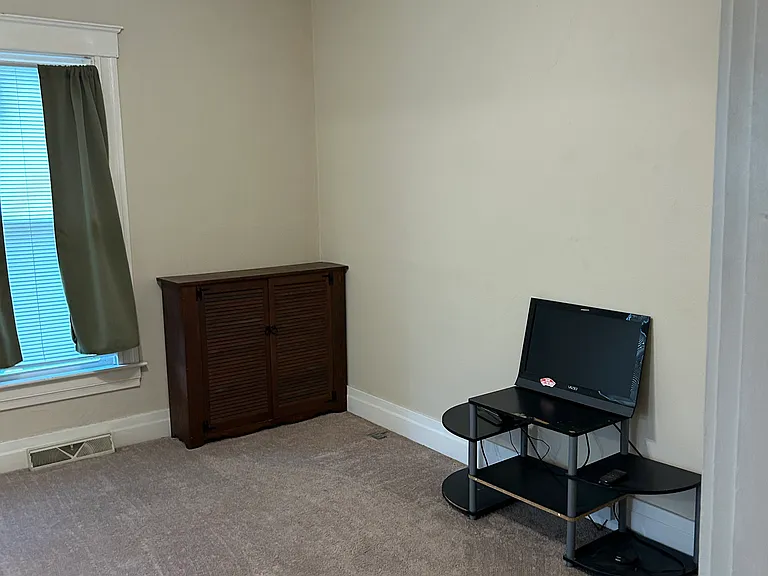 421 Brown Ave #1 — Photo 9