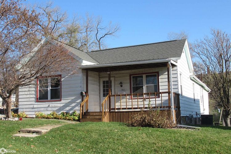 1st image of 913 Palean St