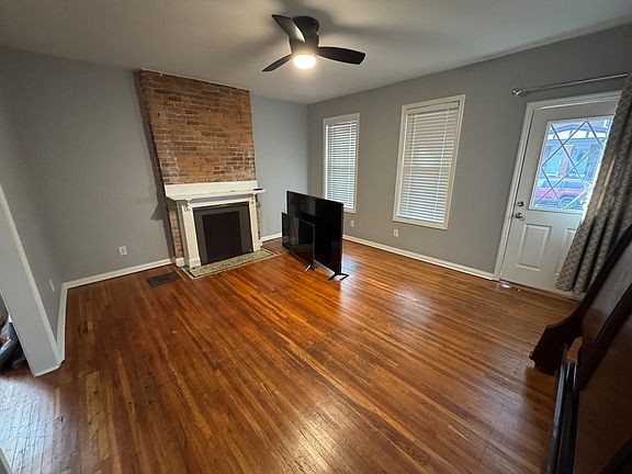 3rd image of 474 E Gates St #474