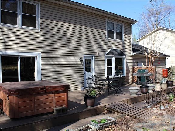 2nd image of 607 Shelby Dr