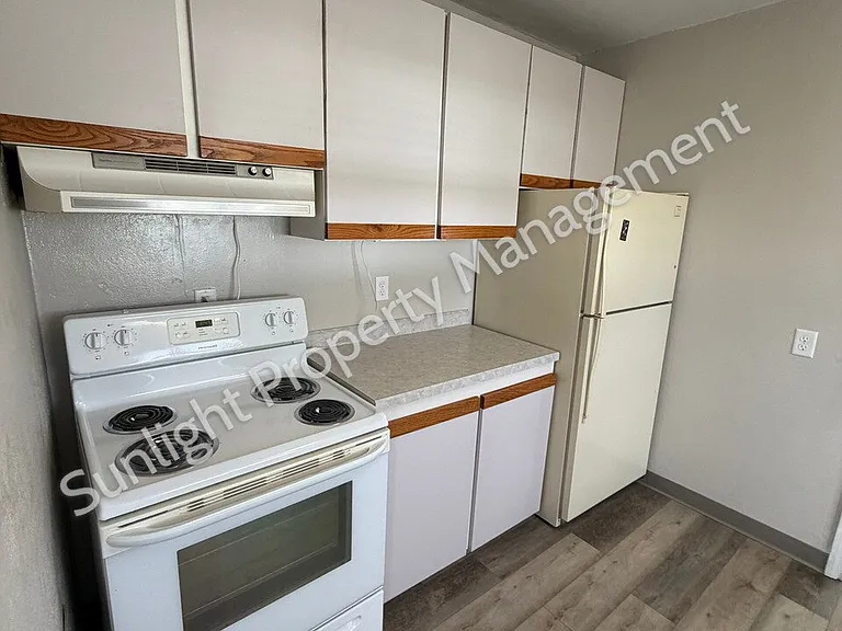 804 W 4th St — Photo 8