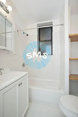 Rented by Space Marketing Shop | media 9