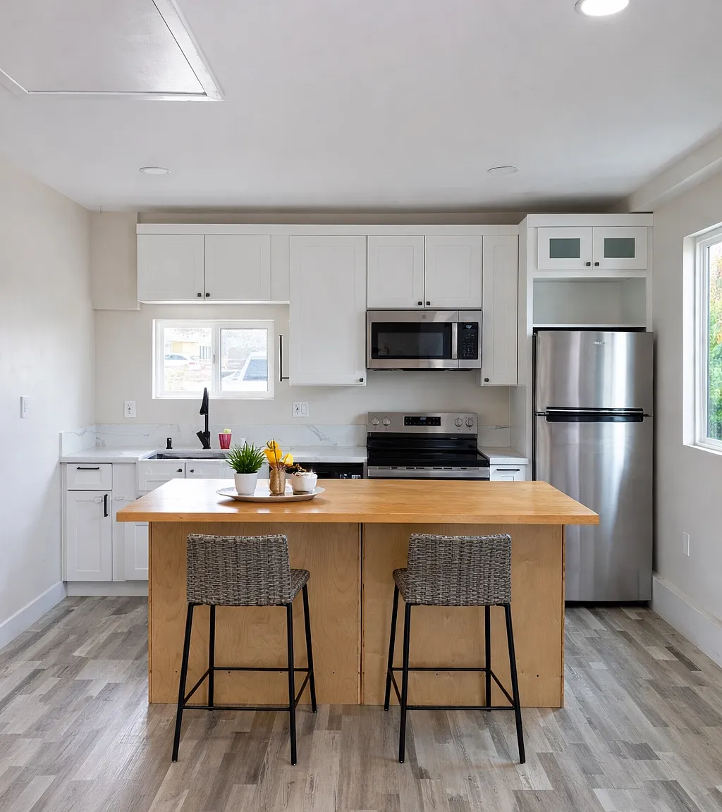 2 bed, 750 sqft, $2,900 — Photo 2
