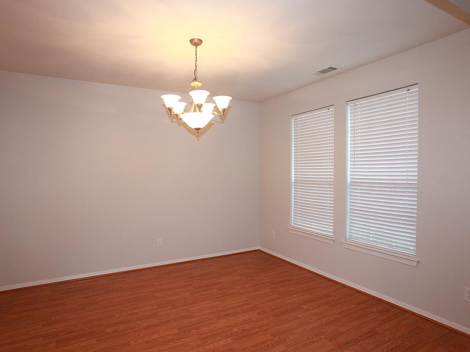 1st image of 3145 Irvine Dr