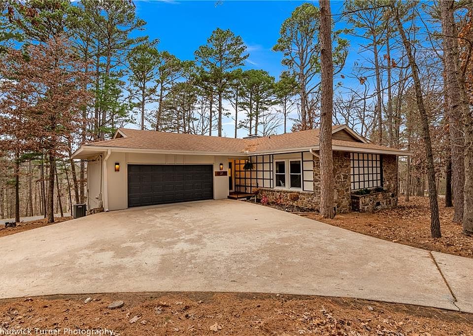1st image of 37 Tewkesbury Circle Dr