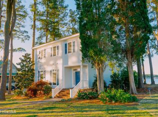 415 Handys Point Ln, Bath, NC 27808