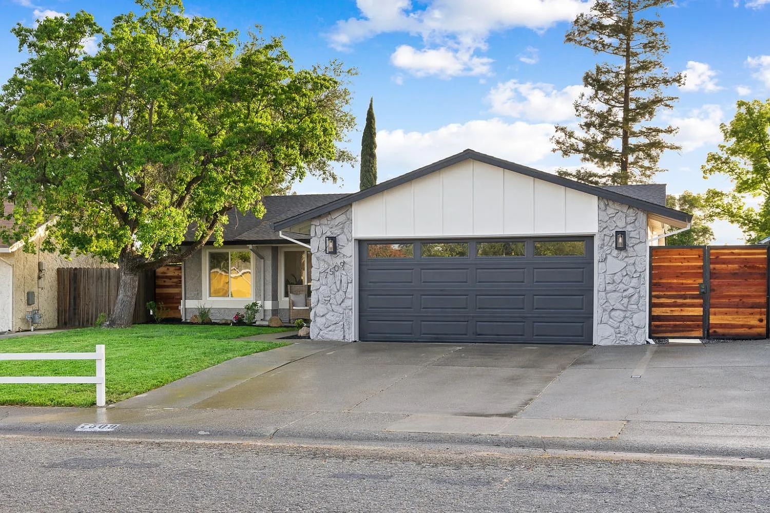 7509 Wildoak Dr photo 1