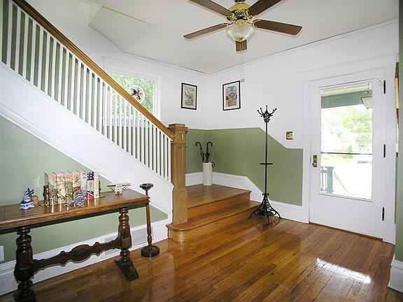 5th image of 62 Bluff Ave