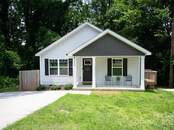 506 Broadway Ct, Statesville, NC 28677