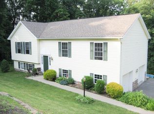 215 E Hilltop Dr, Butler, PA 16001