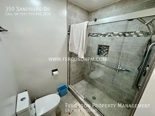 350 Sandburg Dr — Photo 18