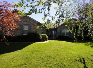 4933 Granite Dr, Smithton, IL 62285