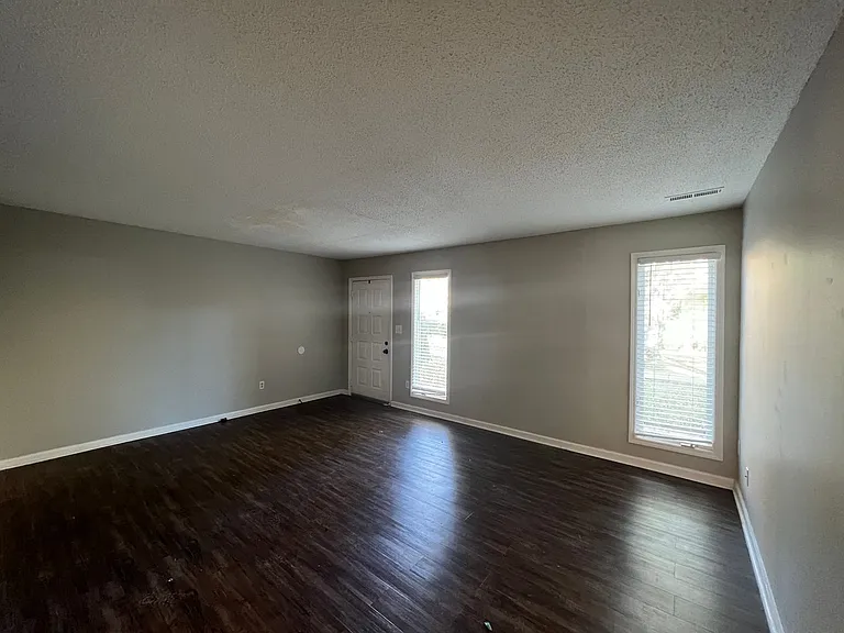9007 Mahogany Row SE — Photo 2